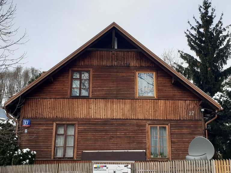 Drewniany dom na Saskiej Kępie